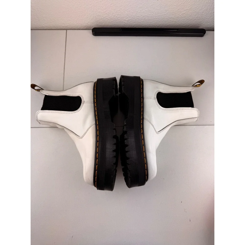 Dr. Martens measurements boot